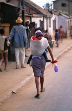 Bébé balade, Antananarivo