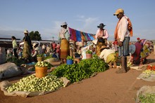 Marché d'Ambalavao, légumes, Province de Fianarantsoa